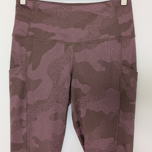 The North Face Women's Luxe Motivation Pocket 7/8 Legging Maroon Camo Large EUC - Picture 4 of 12